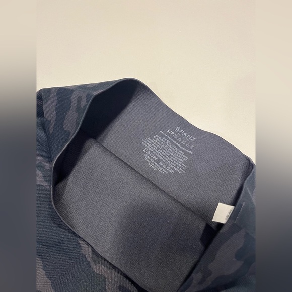 SPANX EcoCare Seamless Leggings - Picture 2 of 6